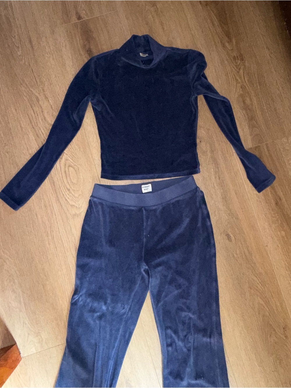 Aritzia Velour Two-Piece Set in Deep Navy XS top and S pants